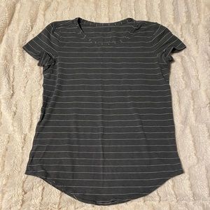 Lululemon tee size 6